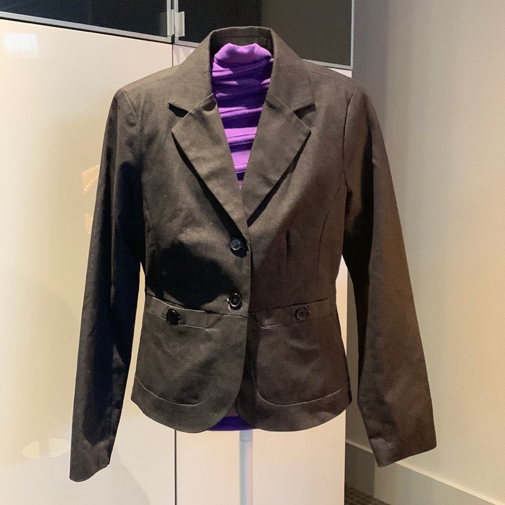 Tailored slimming blazer